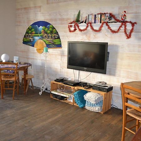 Apartamento Grande Chambre Familiale Pour 2 A 5 Personnes Chef-Boutonne Exterior foto