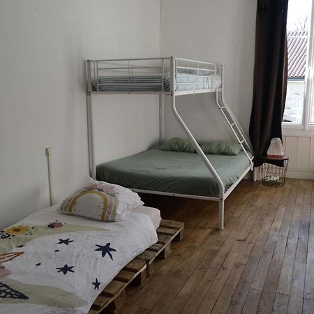 Apartamento Grande Chambre Familiale Pour 2 A 5 Personnes Chef-Boutonne Exterior foto
